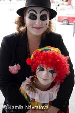 * Z DĚNÍ VE MĚSTĚ